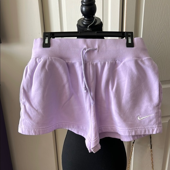 Nike Women's Lavender Shorts - Picture 1 of 1